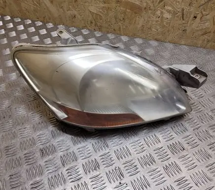 Toyota Yaris Headlight/headlamp