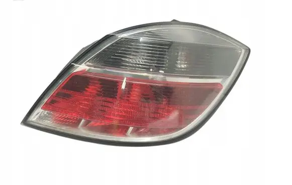 Opel Astra H Rear/tail lights 13222325