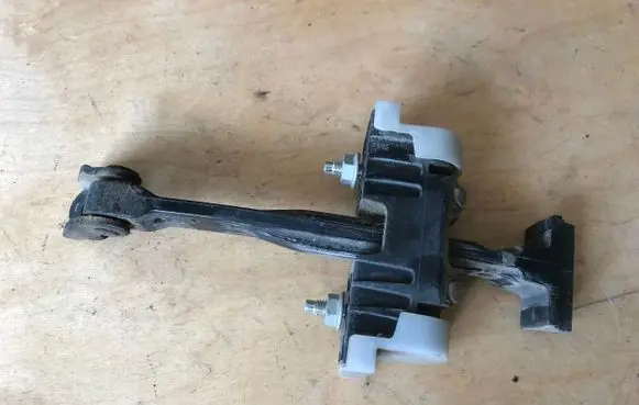 Opel Insignia A Rear door check strap stopper 13229108