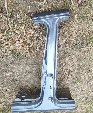 Seat Tarraco Pillar (middle) 