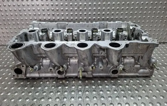 Peugeot 407 Engine head S26282096 9651517110