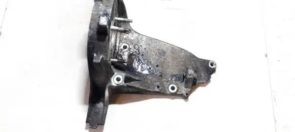 Peugeot 406 Engine mounting bracket