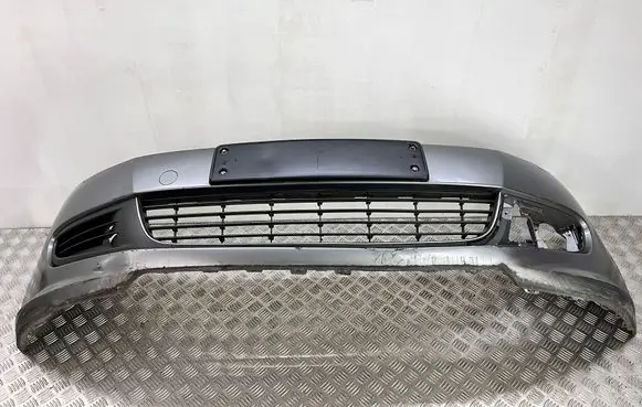 Volkswagen Golf VI Front bumper 