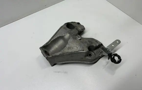 BMW 4 F36 Gran coupe Engine mounting bracket 6789093