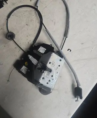 Volkswagen Sharan Sliding door lock 7N0839003A 040211 933569100
