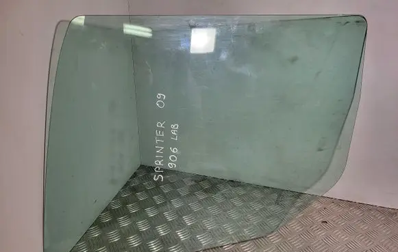 Mercedes-Benz Sprinter W906 Front door window/glass (coupe) 