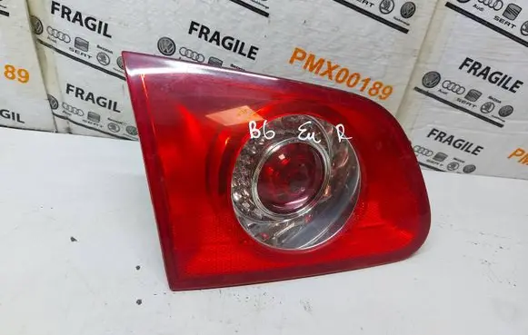 Volkswagen PASSAT B6 Tailgate rear/tail lights 3C9945093