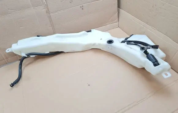Maserati Coupe Windshield washer fluid reservoir/tank 13012