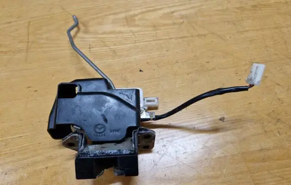 Mazda CX-7 Tailgate/trunk/boot lock/catch/latch B6701