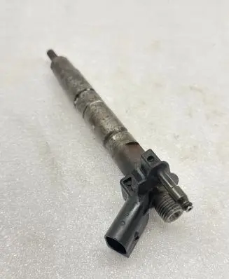 BMW X5 E70 Fuel injector 7805430