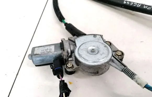 Alfa Romeo 147 Front door window regulator motor 46751871