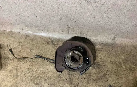 Rear wheel hub