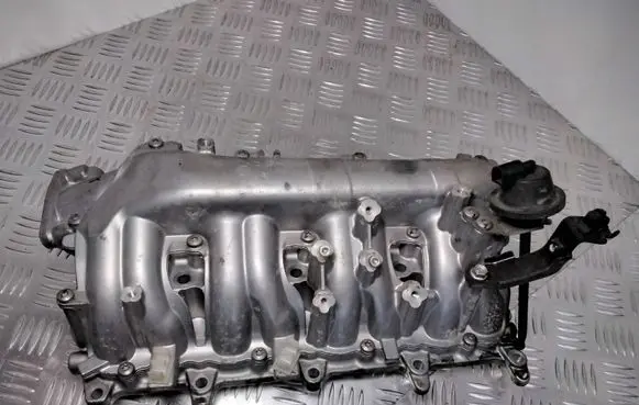 Opel Astra H Intake manifold 700997110 8973858233