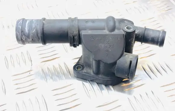 Volkswagen Touran I Engine coolant pipe/hose 03G12113213