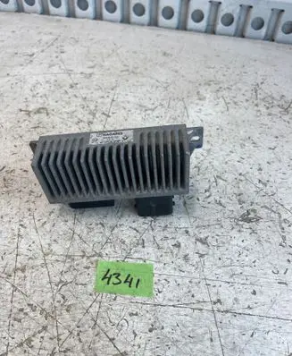 Renault Master III Glow plug pre-heat relay 271206395R