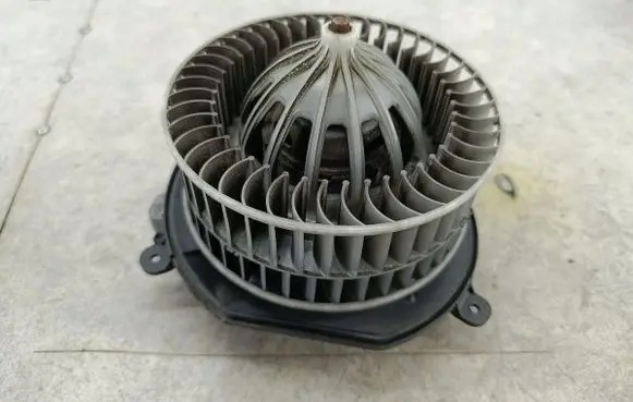 Mercedes-Benz E W211 Heater fan/blower A2308216351BEHR