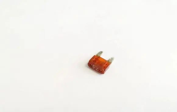 Volkswagen PASSAT B5 Fuse 7.5A