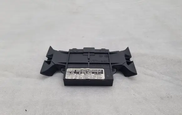 BMW 5 E39 Alarm control unit/module 65758379939 8379939 70102018