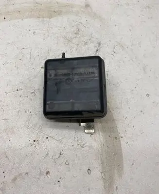 Mercedes-Benz S W140 Vacuum air tank 1298050019