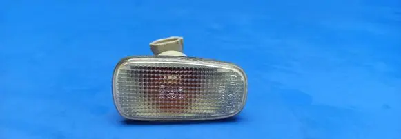 Front fender indicator light