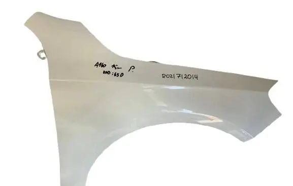 Mercedes-Benz A W176 Fender