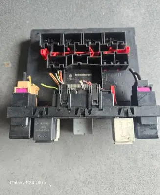 Volkswagen Caddy Comfort/convenience module 3C0937049E 00006780 F005V00526