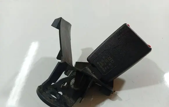Audi A6 S6 C6 4F Rear seatbelt buckle 4F0857740D