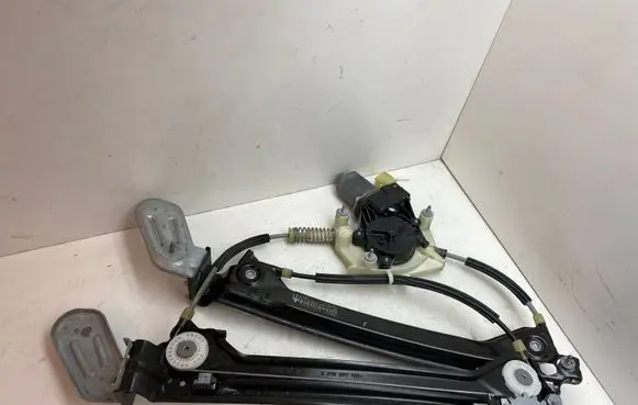 Maserati Ghibli Rear door window regulator with motor 670030022