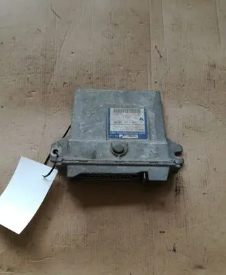 Renault Kangoo I Engine control unit/module 7700104956