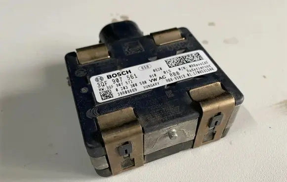 Volkswagen Golf VII Distronic sensor radar 3QF907561 3QF907572
