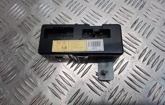 Hyundai Santa Fe Other relay 952302B225