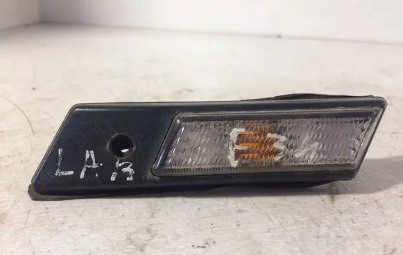 BMW 5 E34 Front fender indicator light 08444102