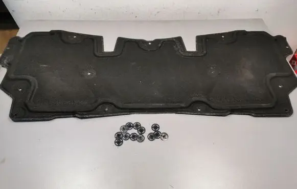 Nissan Qashqai Engine bonnet/hood sound/heat insulation 