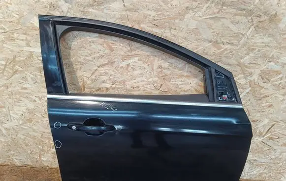 Ford Focus Front door