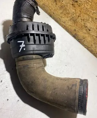 Intake resonator