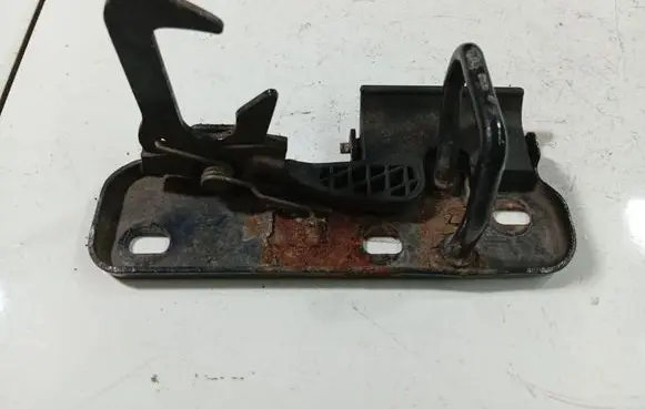 Audi A4 S4 B5 8D Engine bonnet/hood lock/catch 1K0823480