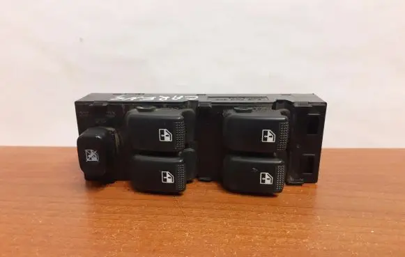 KIA Carens I Electric window control switch 3274951000 8694
