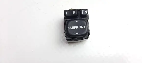 Wing mirror switch