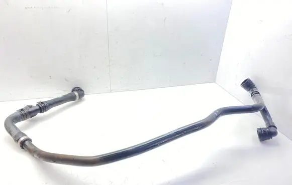Engine coolant pipe/hose