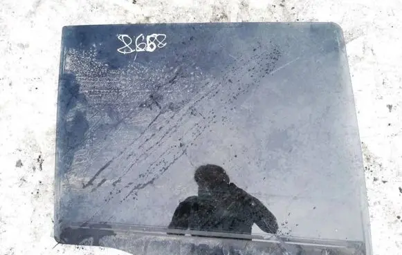 Hyundai Santa Fe Rear door window glass as3