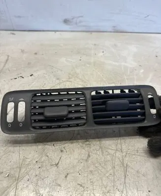 Volvo S70 V70 V70 XC Dash center air vent grill 9481651
