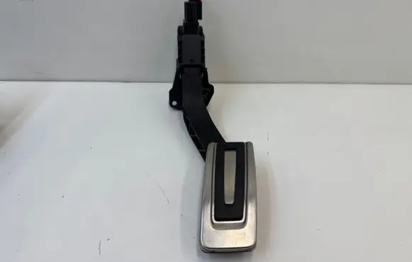 Audi TT TTS RS Mk3 8S Accelerator throttle pedal 5Q2723503D