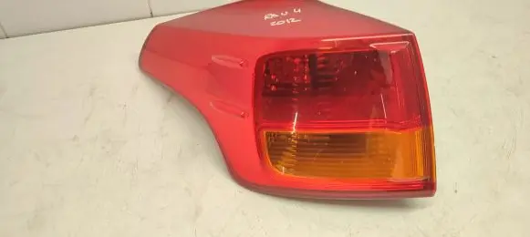 Toyota RAV 4 (XA40) Rear/tail lights