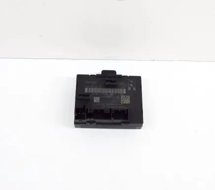 Volkswagen PASSAT B8 Door control unit/module 5Q0959595D 5Q0959595B