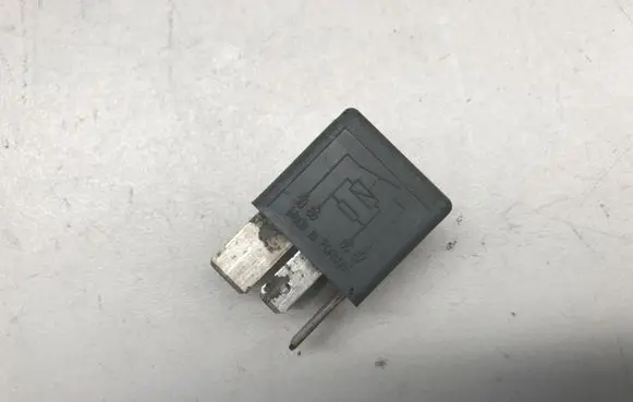 Audi A4 S4 B8 8K Other relay 8D095125