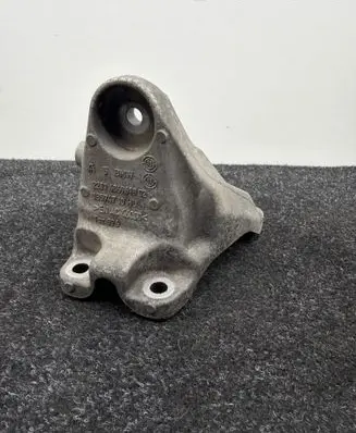 BMW 1 F20 F21 Engine mounting bracket 6869618 ENAC46900 18574710HU