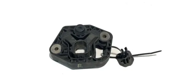 Volvo V90 Cross Country Radiator mount bracket 31370708 29522