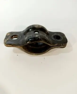 Chrysler Pacifica Sway bar bush bracket, front 68231840