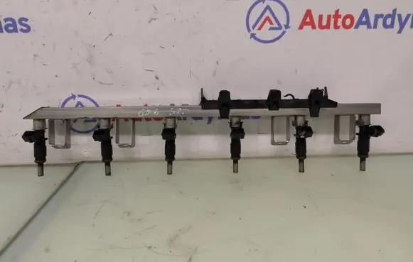 BMW X3 E83 Fuel injector supply line/pipe 7542541 13537542541