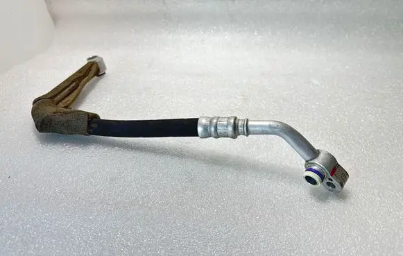 Volkswagen Touareg I Air conditioning (A/C) pipe/hose 7L0820730A